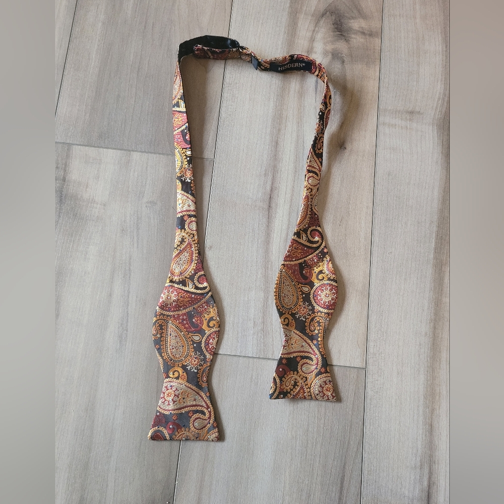 Hisdern Paisley Silk Adjustable Bowtie